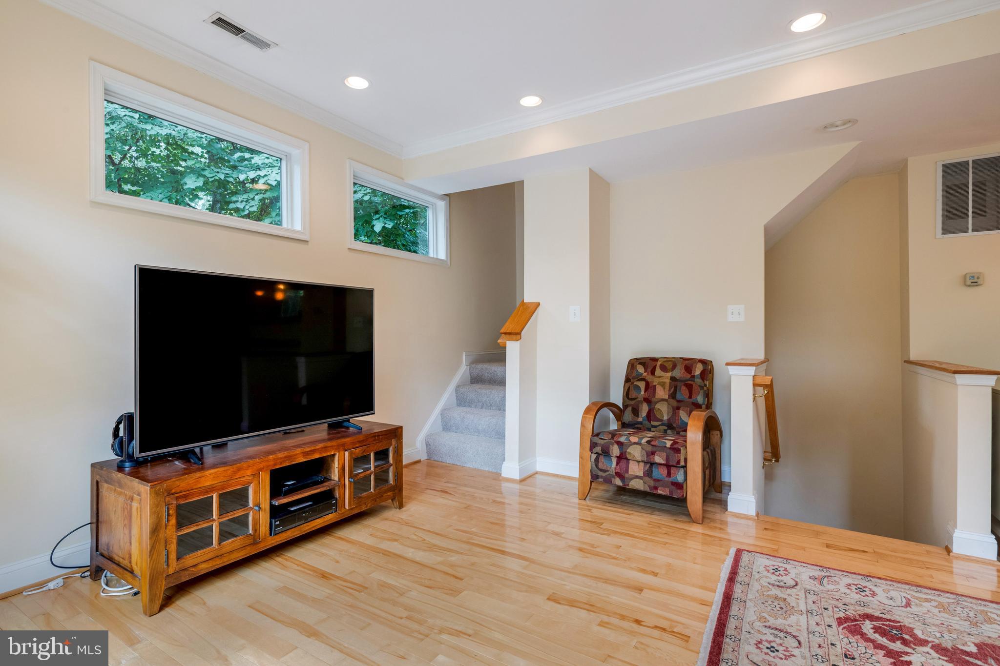 RUNNYMEADE FARM - Residential