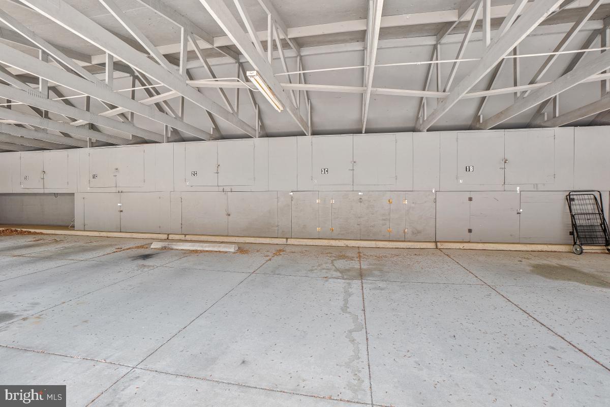 LEISURE WORLD - Residential