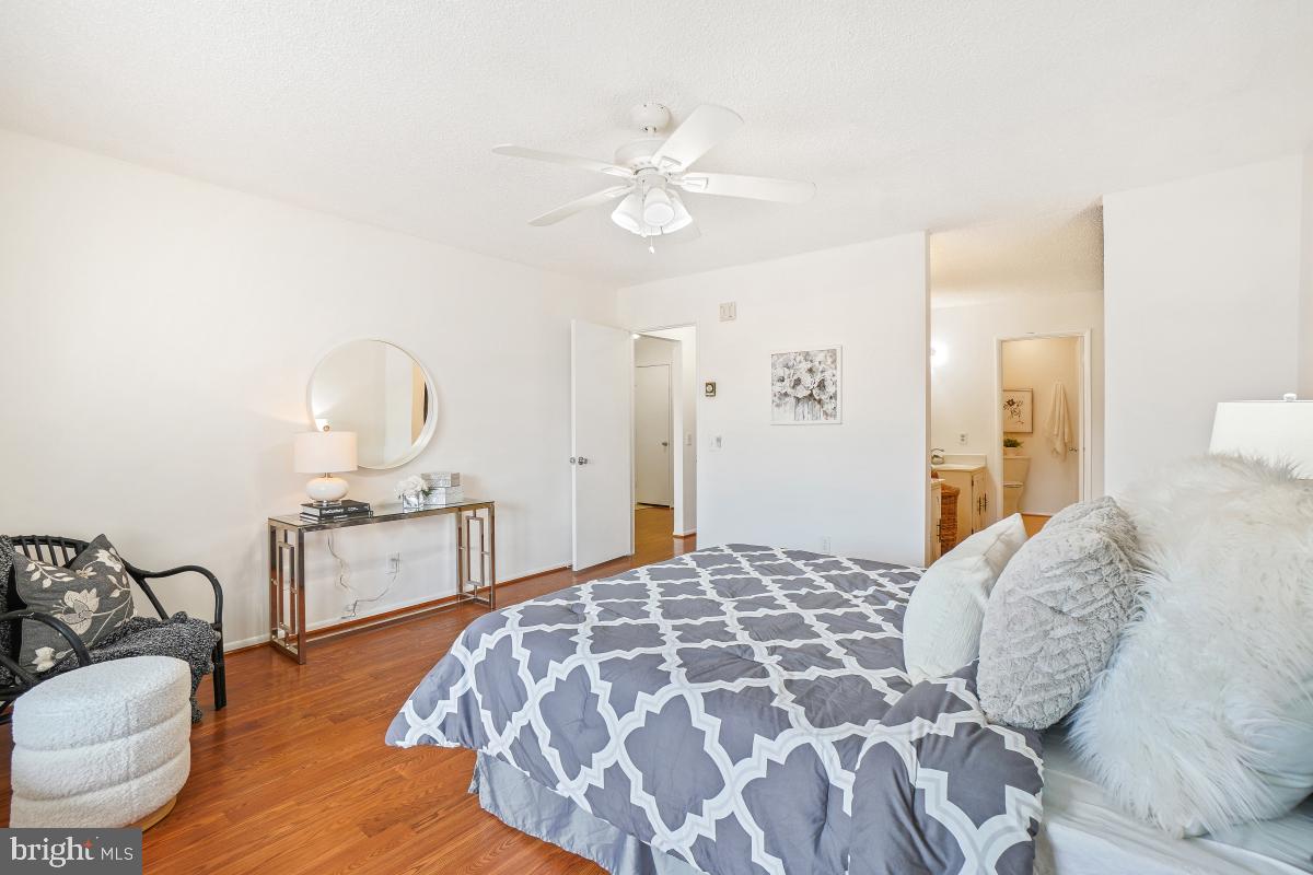 LEISURE WORLD - Residential