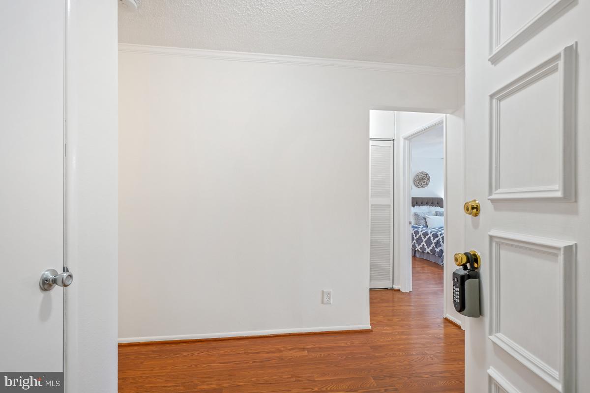 LEISURE WORLD - Residential