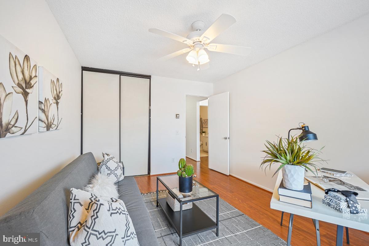 LEISURE WORLD - Residential