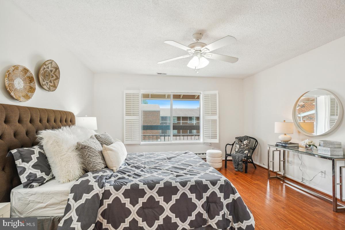 LEISURE WORLD - Residential