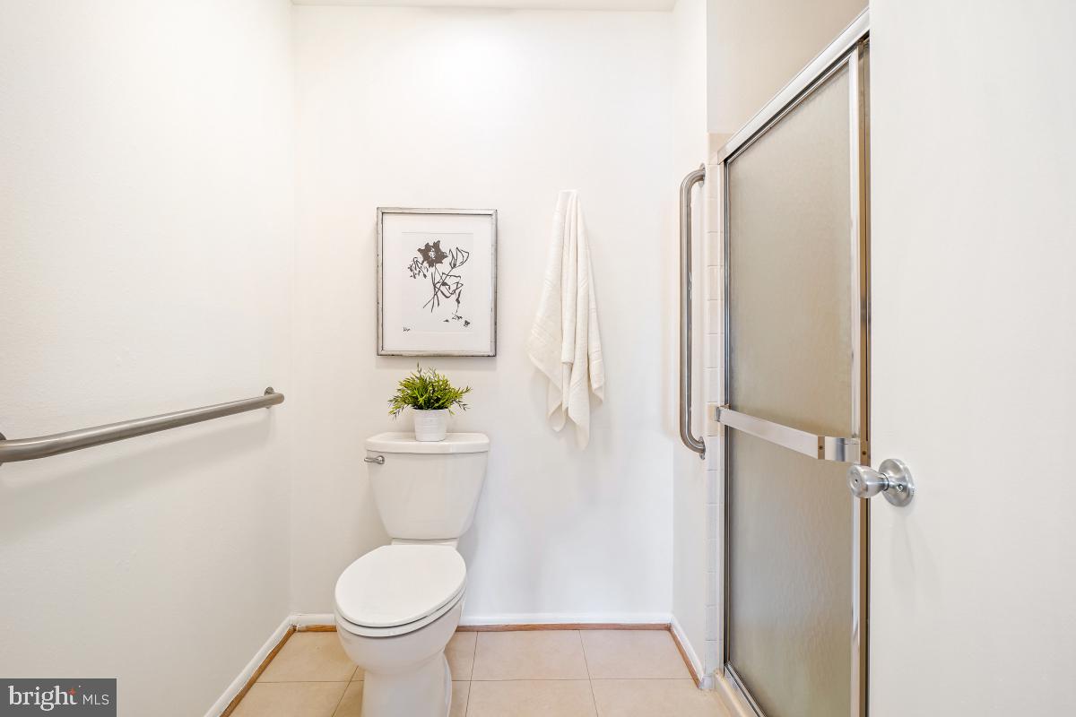 LEISURE WORLD - Residential