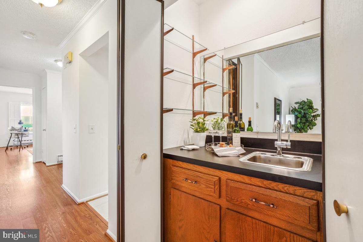 LEISURE WORLD - Residential