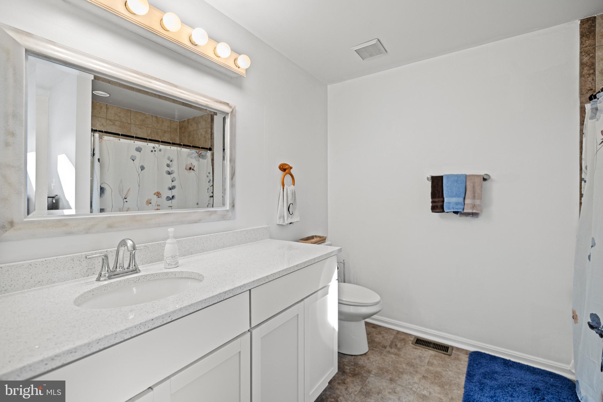 LAKE WILDERNESS - Residential