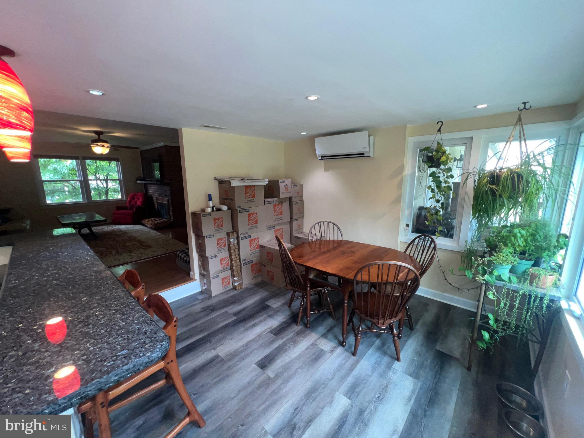 FAIRFAX ACRES - Residential Lease