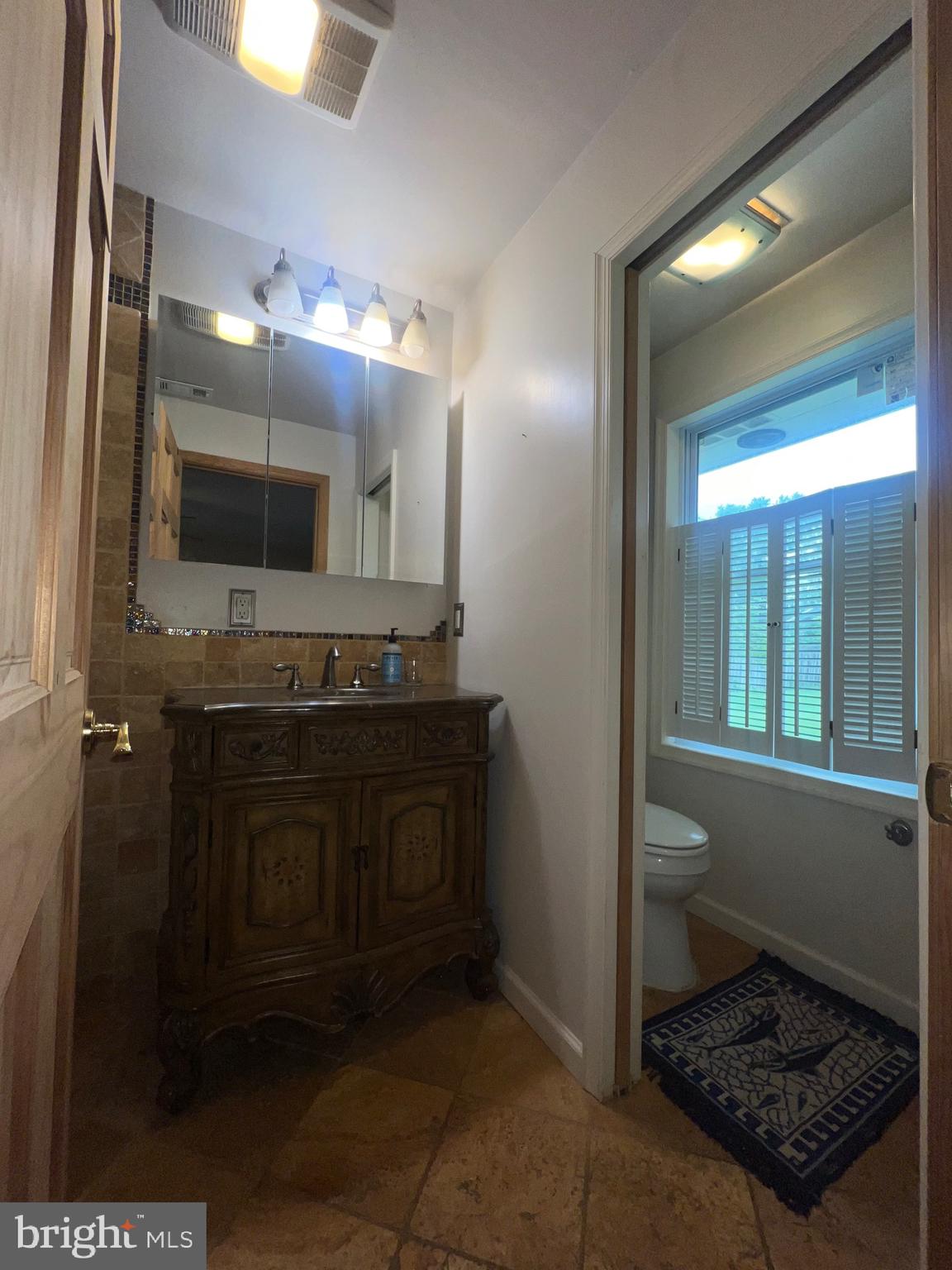 FAIRFAX ACRES - Residential Lease