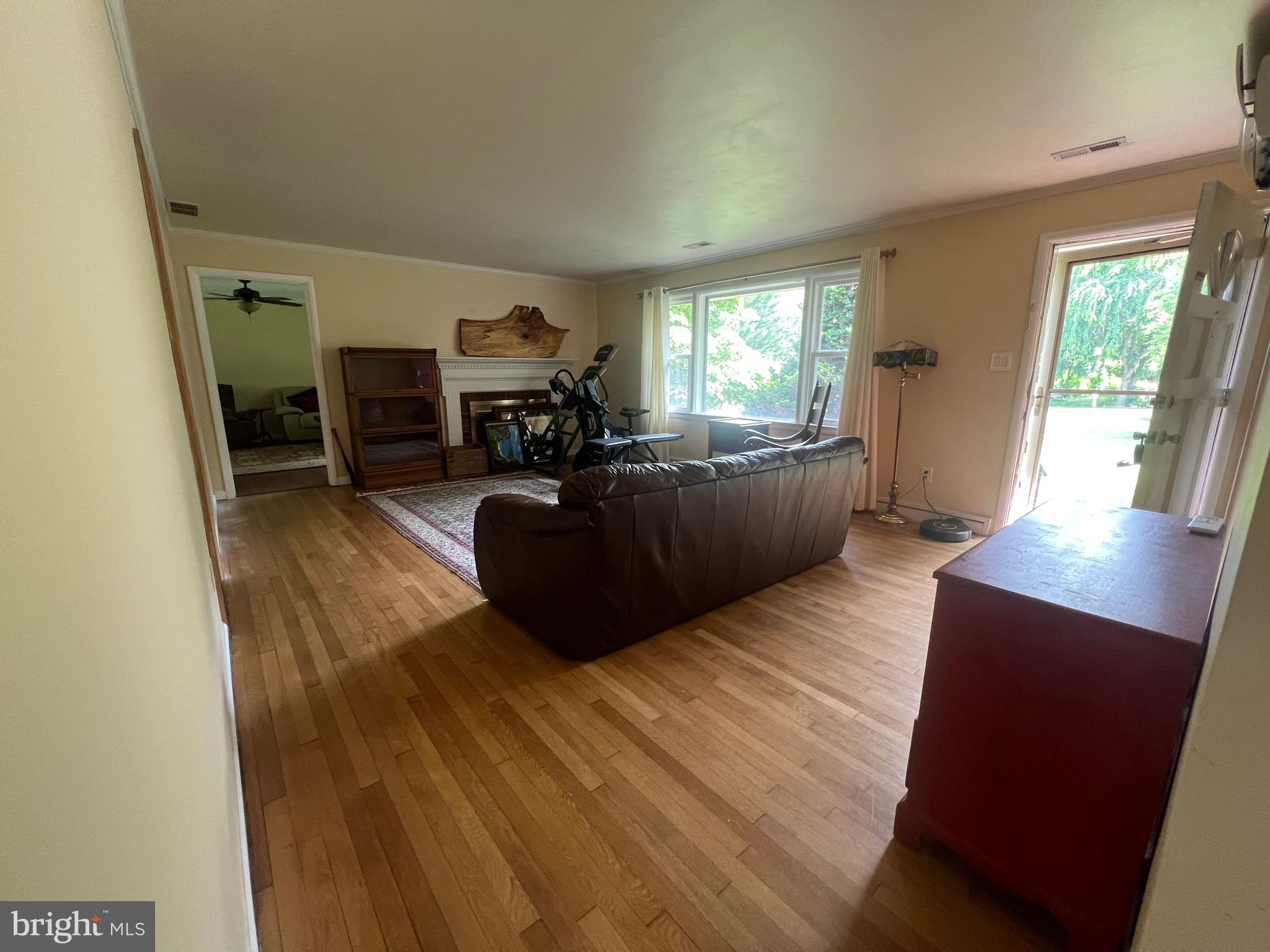 FAIRFAX ACRES - Residential Lease