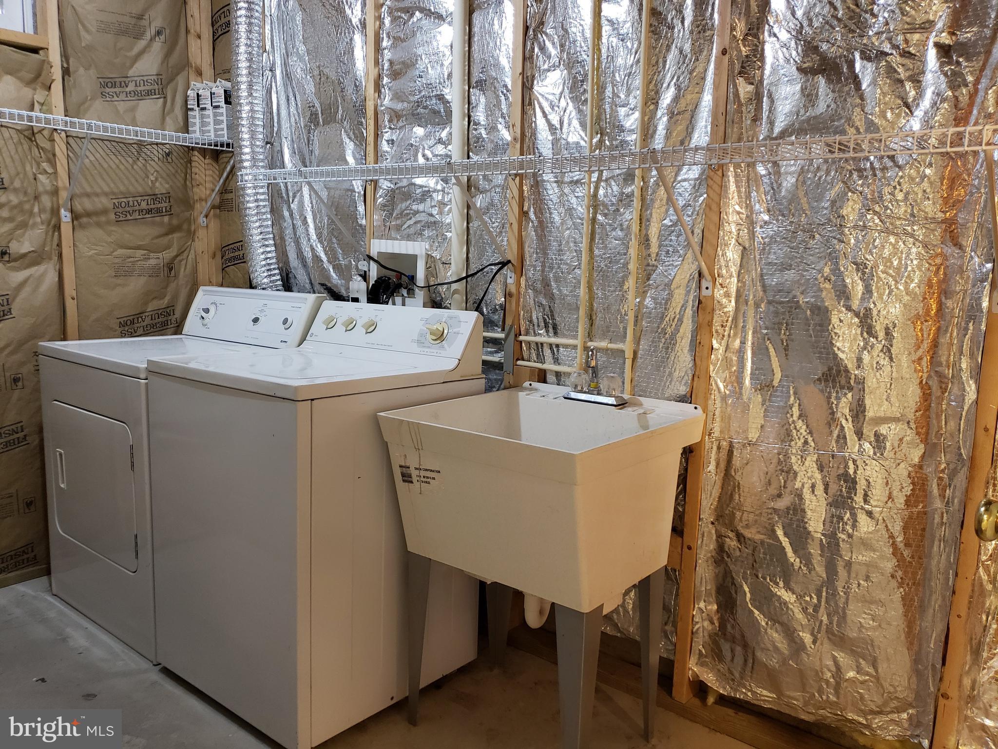 VILLAGES OF CROSS CREEK - Residential Lease