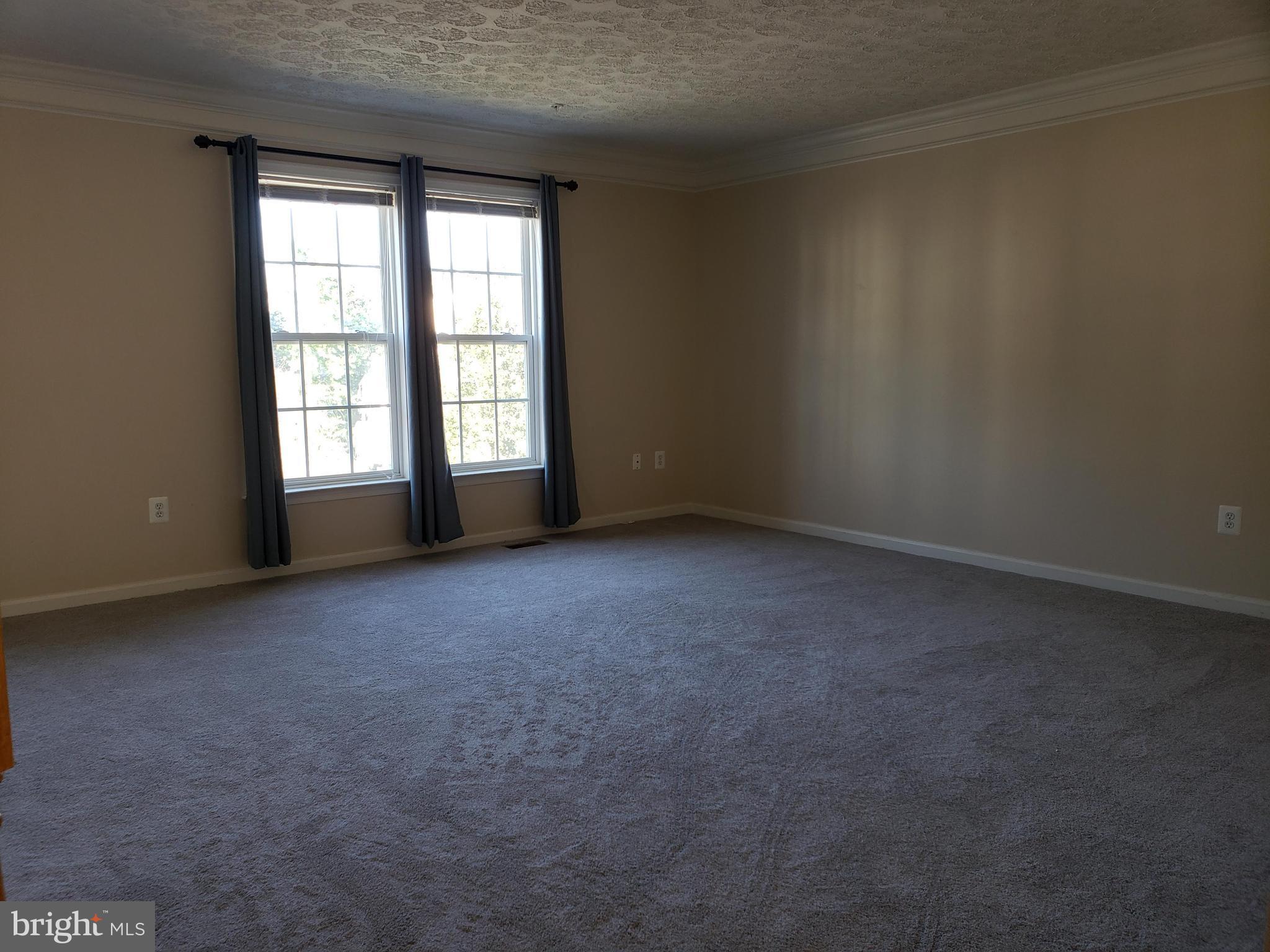 VILLAGES OF CROSS CREEK - Residential Lease