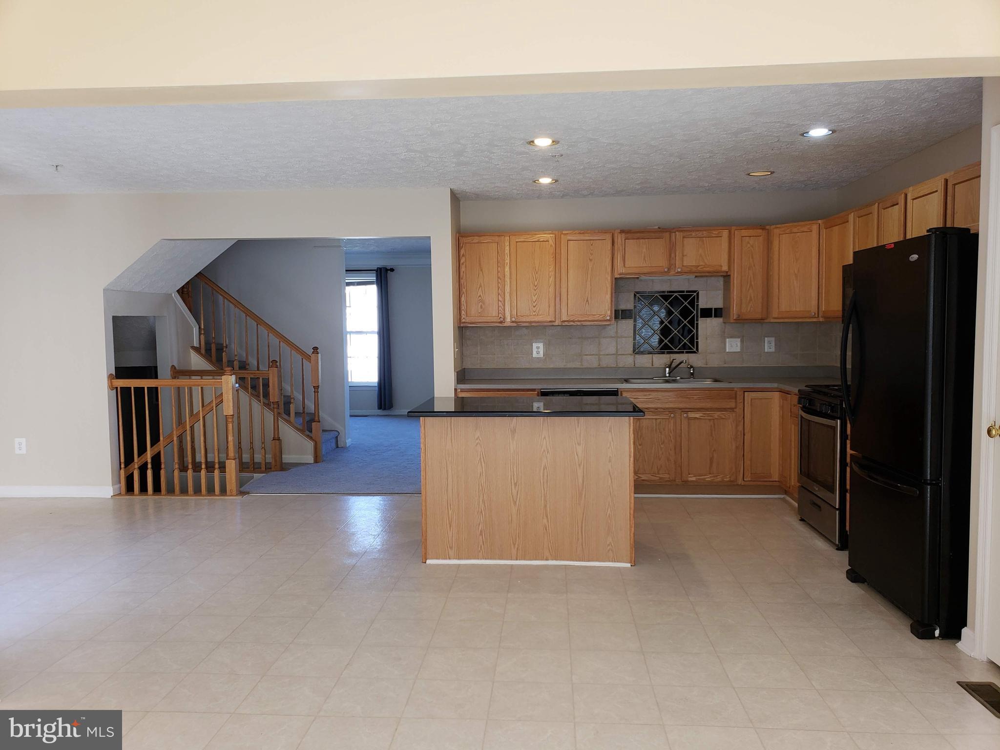 VILLAGES OF CROSS CREEK - Residential Lease