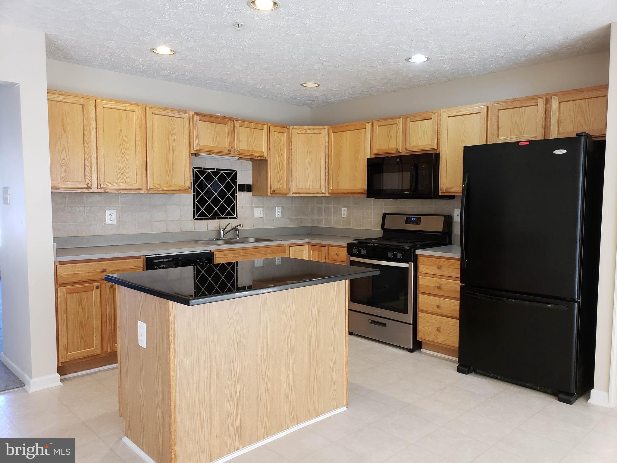 VILLAGES OF CROSS CREEK - Residential Lease