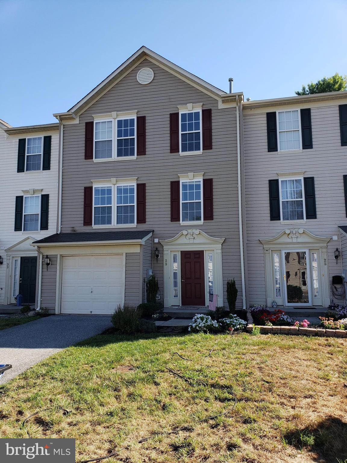 VILLAGES OF CROSS CREEK - Residential Lease