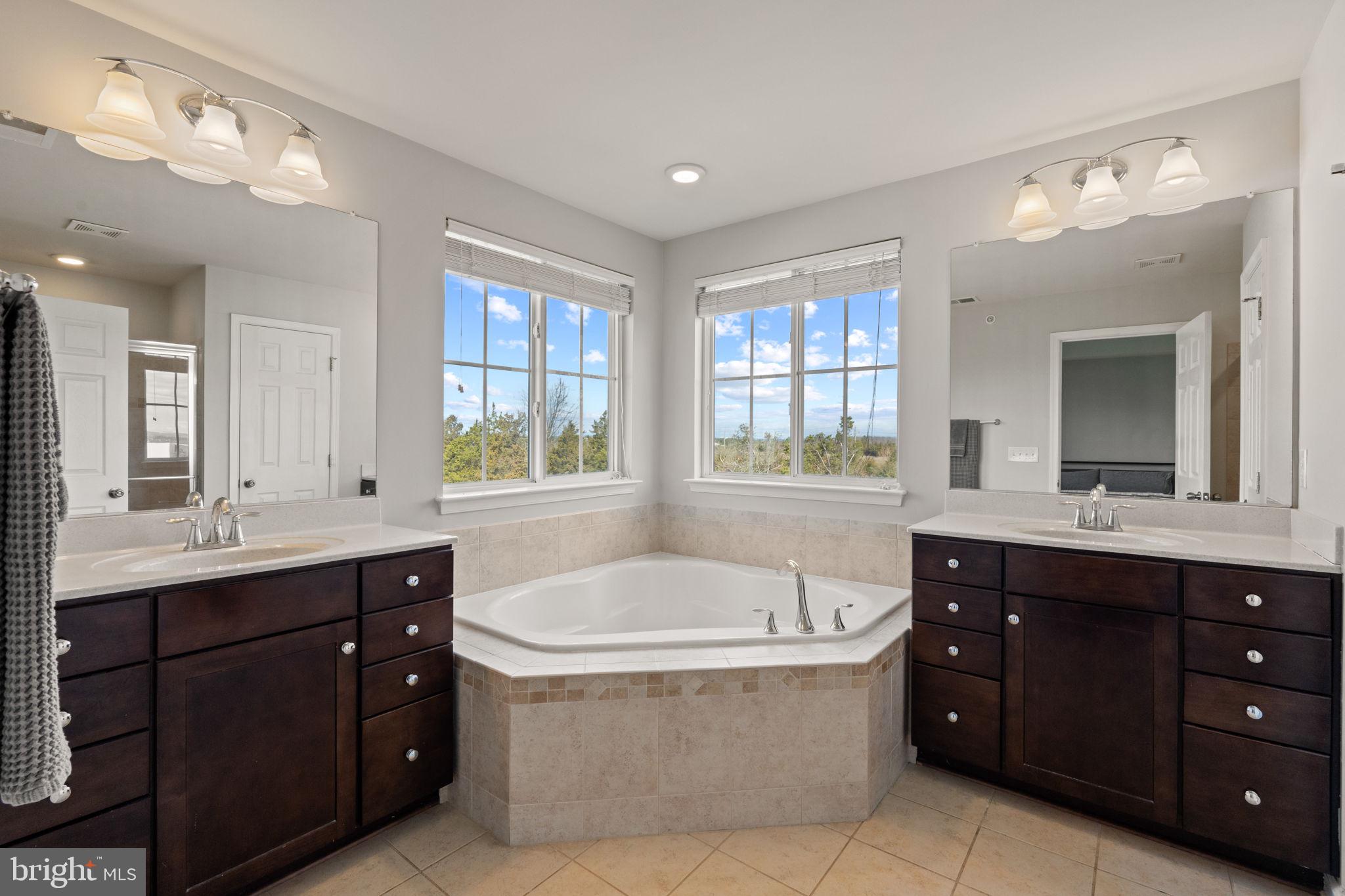 EAST GATE 3 CONDOMINIUM - Residential