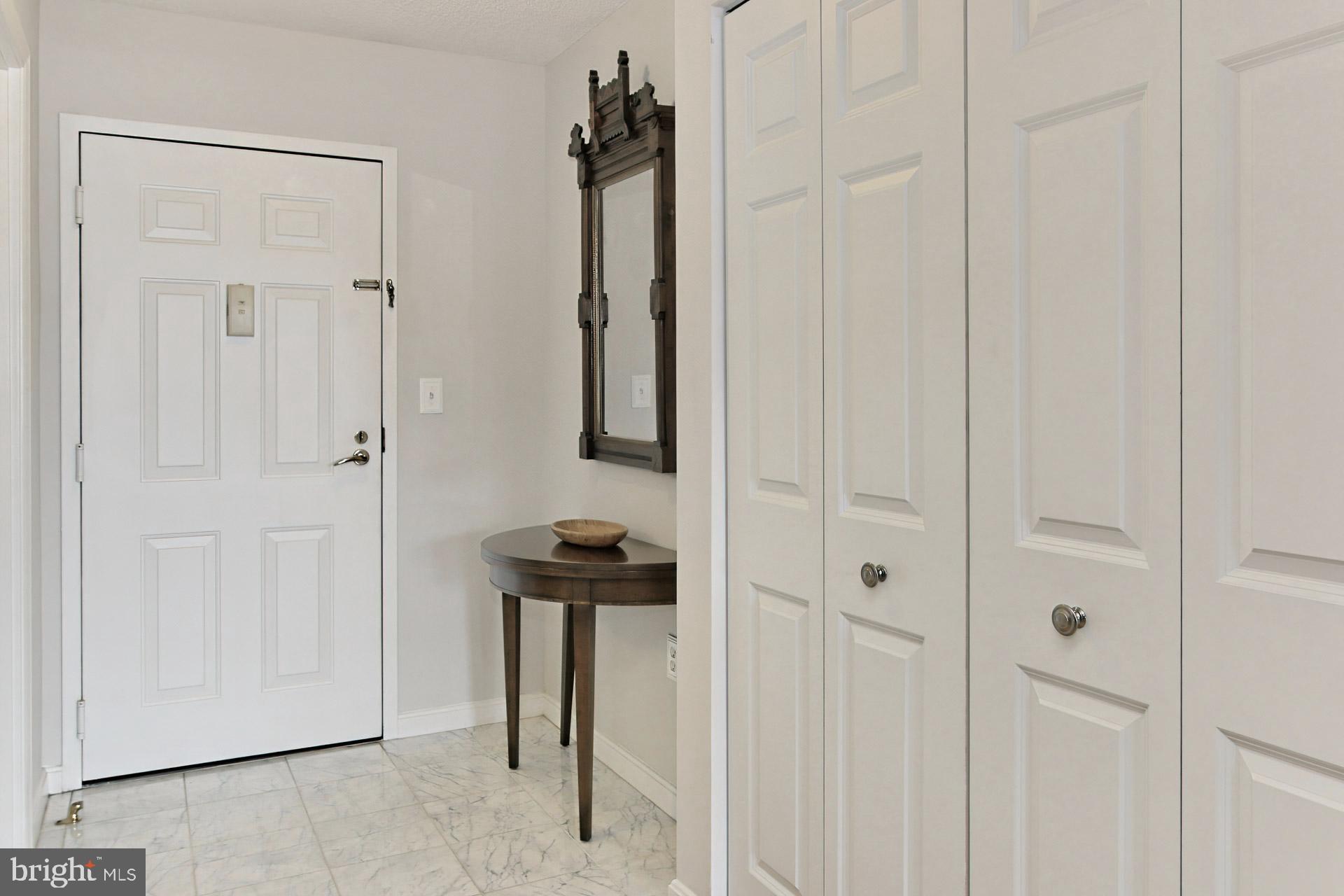 CARLYLE TOWERS CONDOMINIUM - Residential