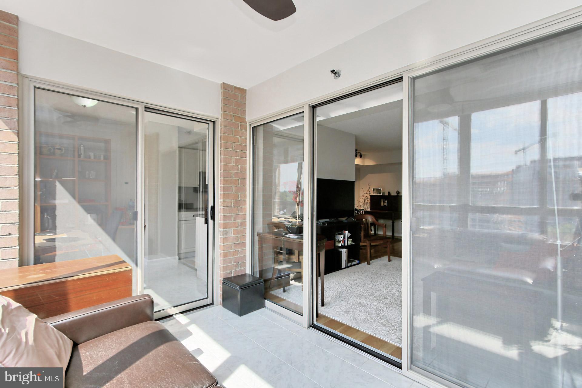 CARLYLE TOWERS CONDOMINIUM - Residential