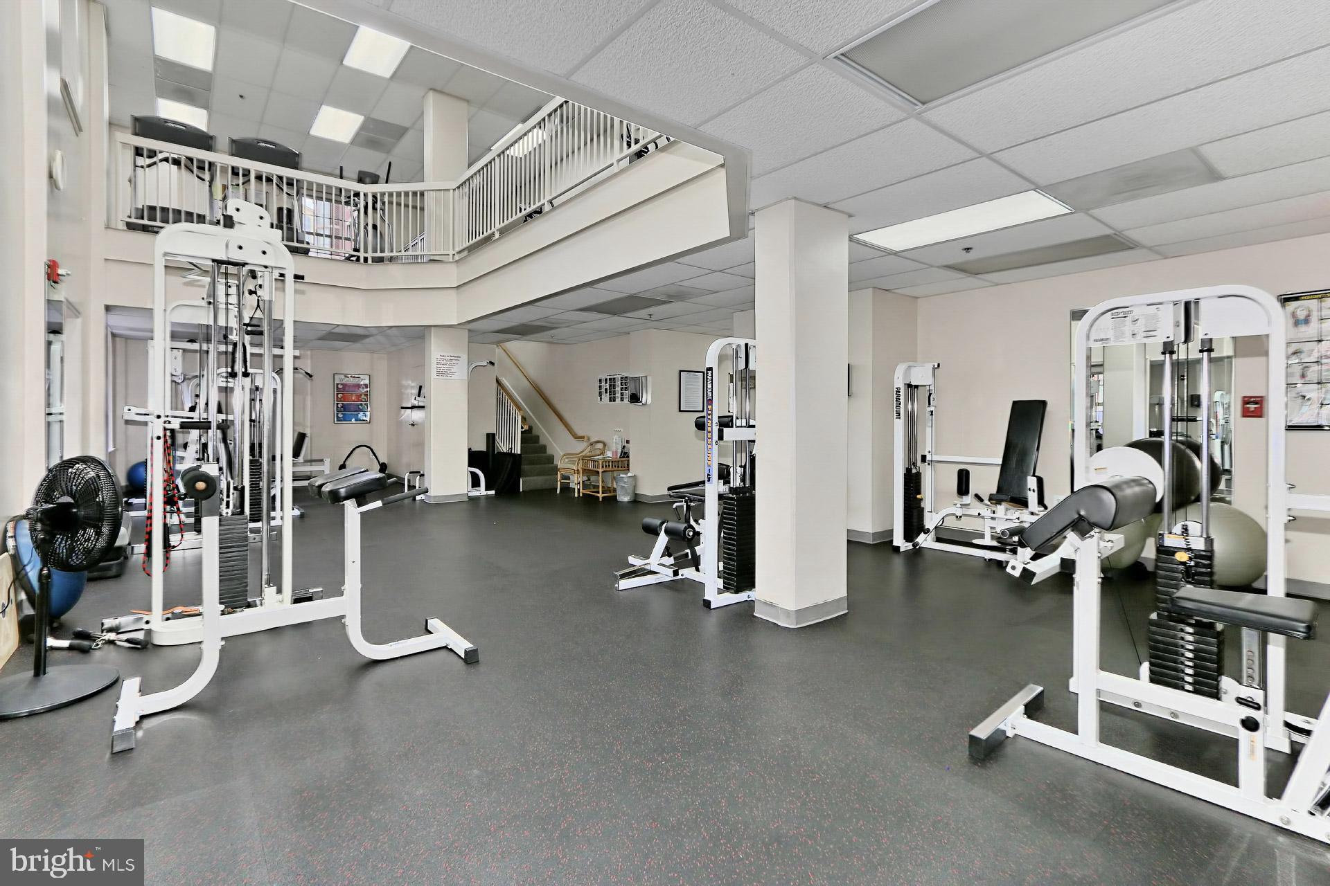 CARLYLE TOWERS CONDOMINIUM - Residential