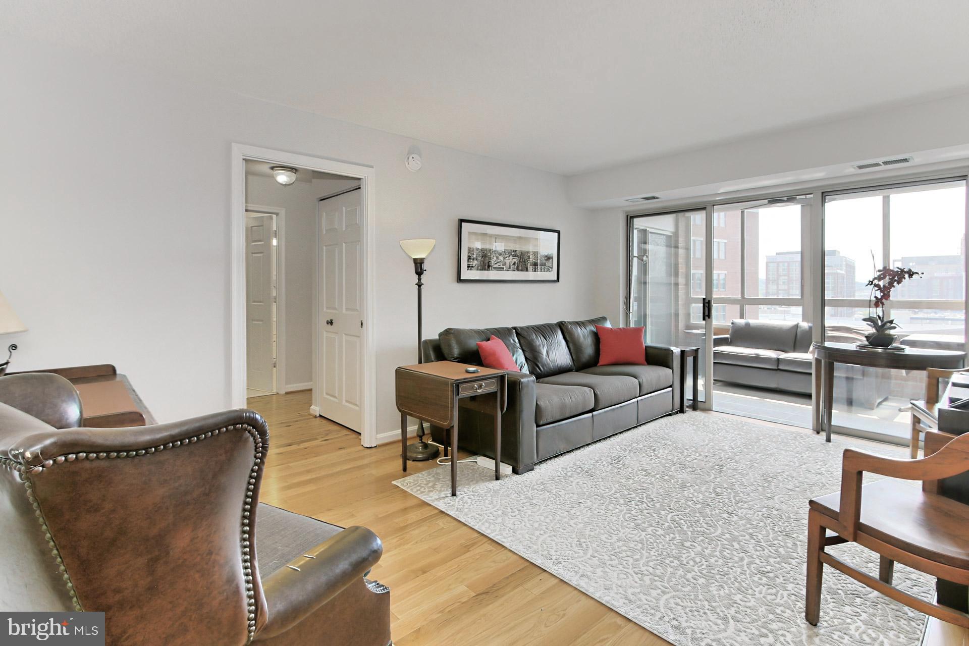 CARLYLE TOWERS CONDOMINIUM - Residential