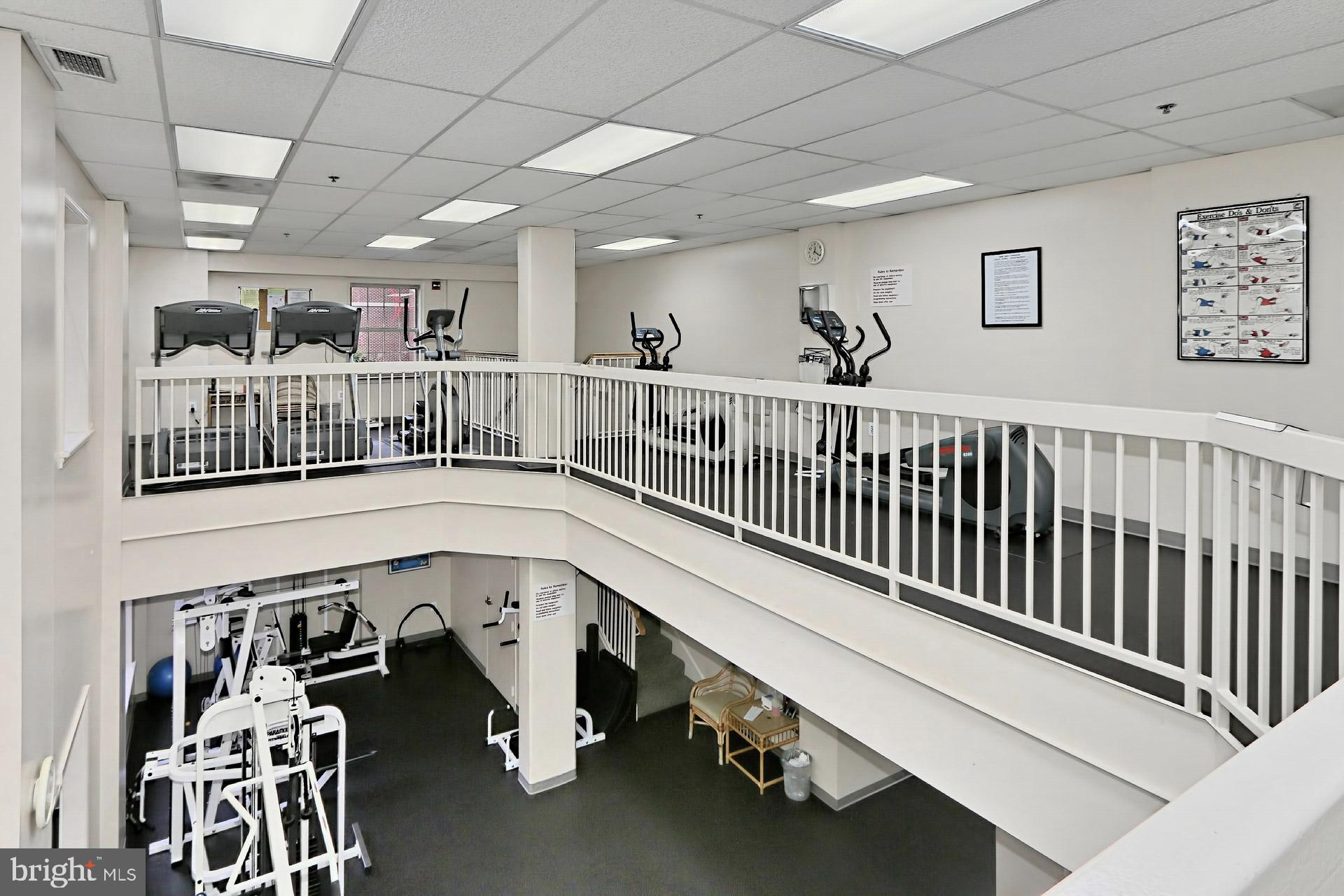 CARLYLE TOWERS CONDOMINIUM - Residential