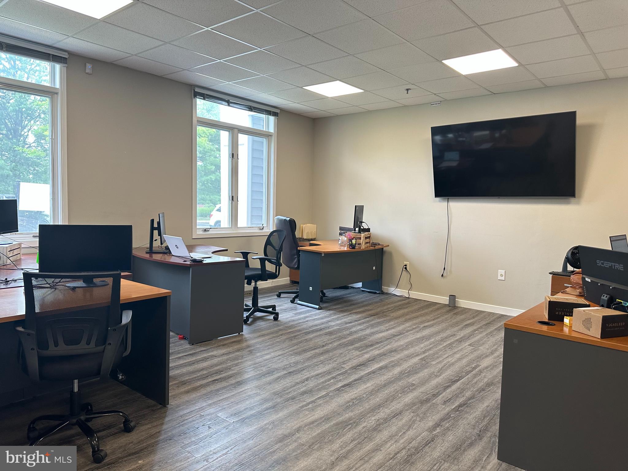 304 CORPORATE DRIVE E E