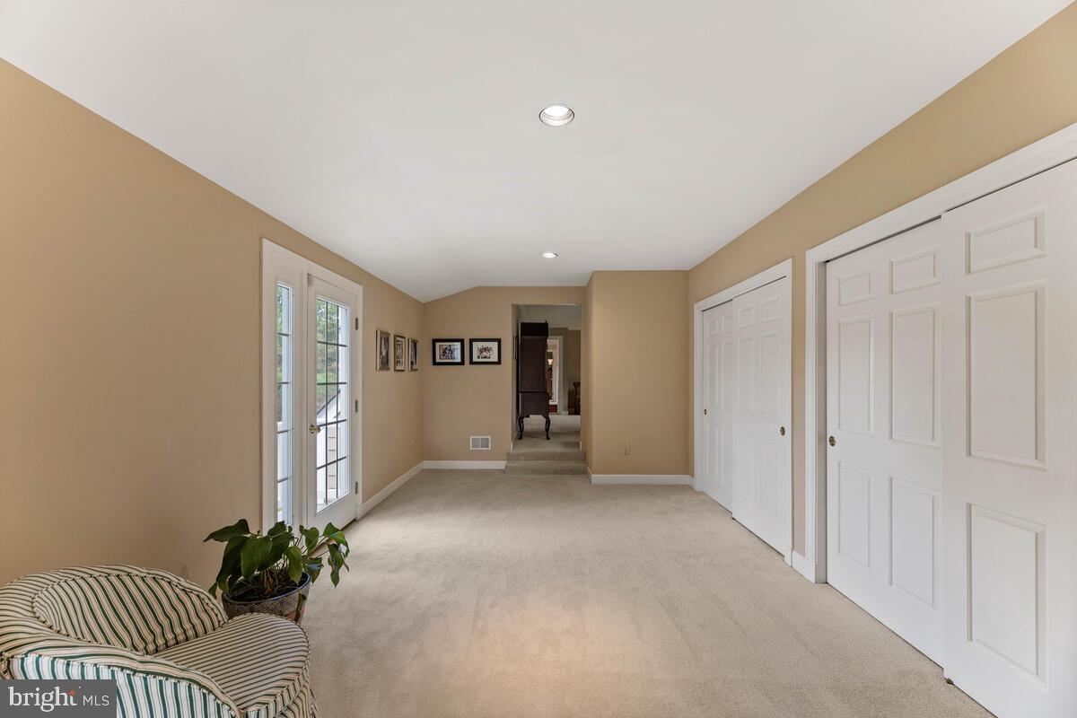 SUNSHINE ACRES - Residential