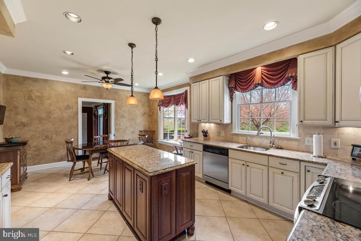 SUNSHINE ACRES - Residential