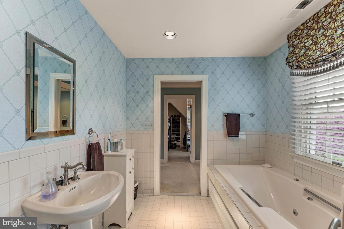 SUNSHINE ACRES - Residential