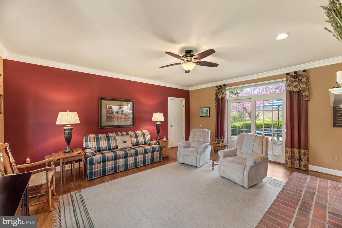 SUNSHINE ACRES - Residential