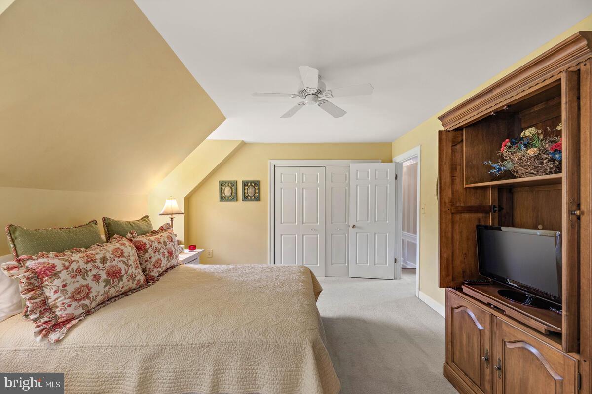 SUNSHINE ACRES - Residential