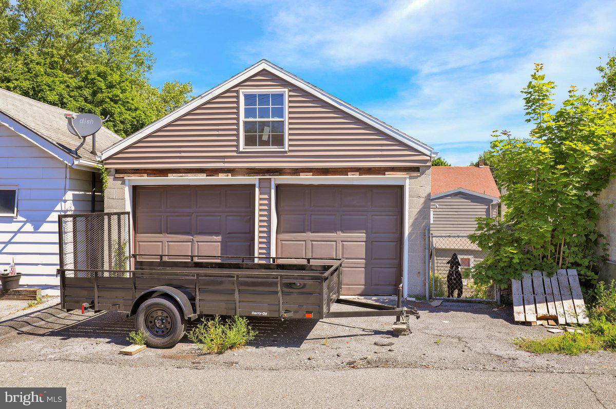 28 E FRONT STREET