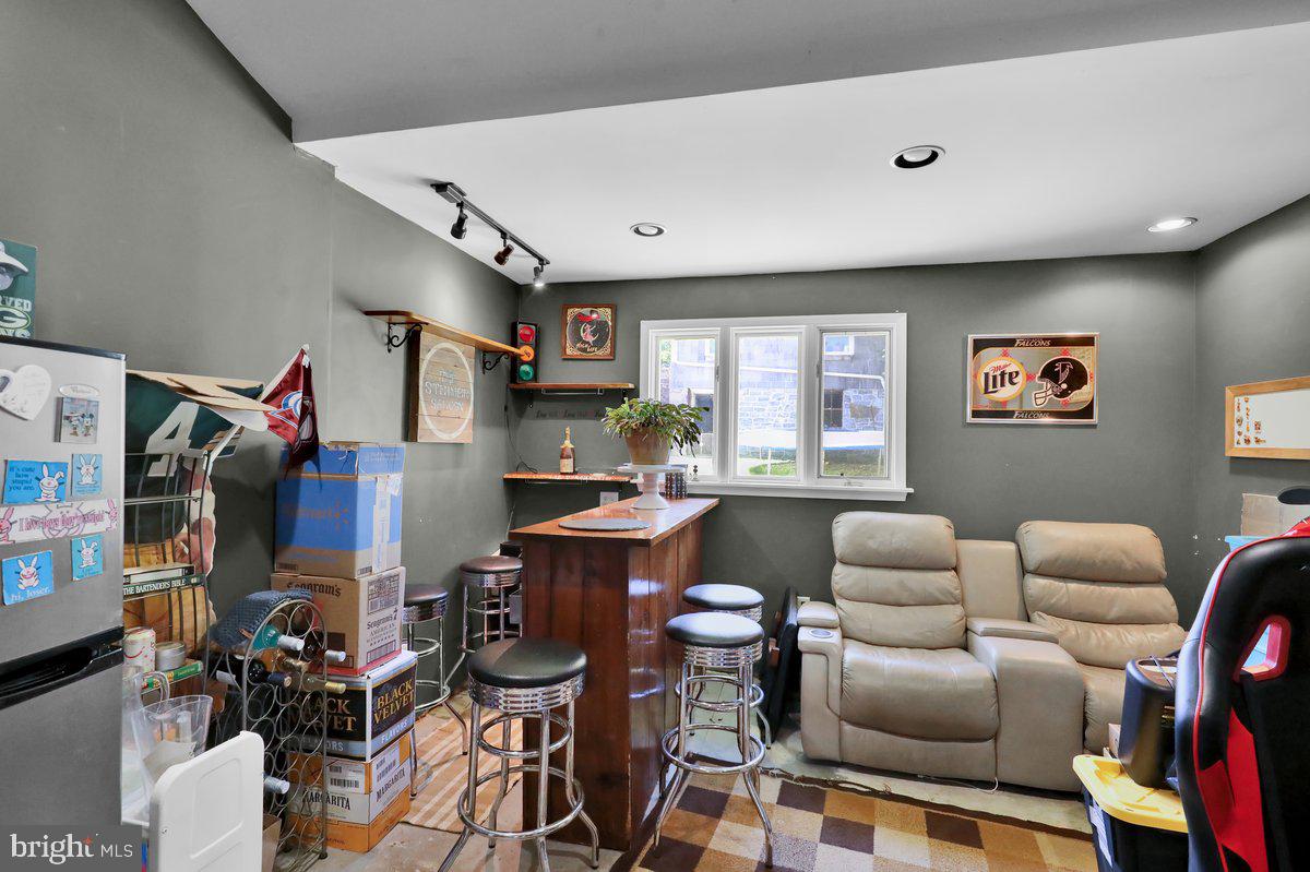28 E FRONT STREET