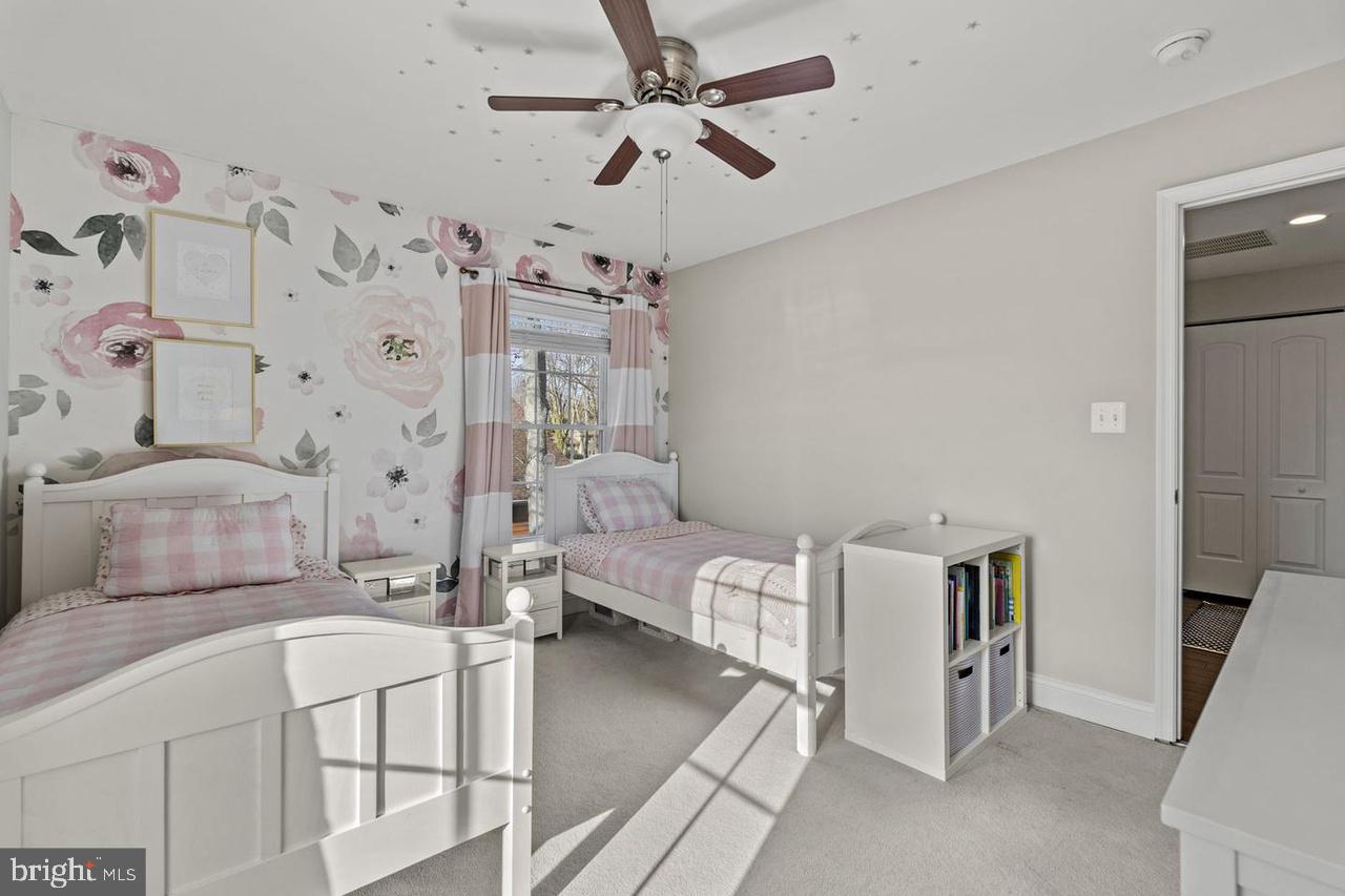 HILLSMERE ESTATES - Residential Lease