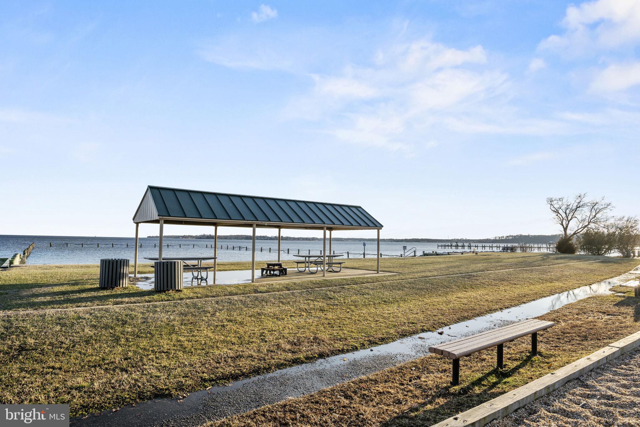 HILLSMERE ESTATES - Residential Lease