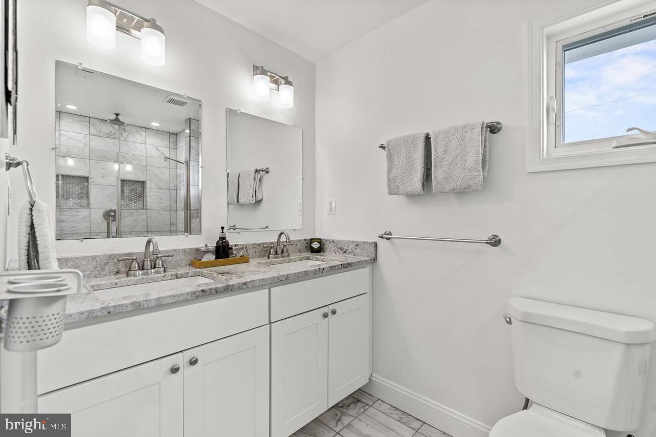 HILLSMERE ESTATES - Residential Lease