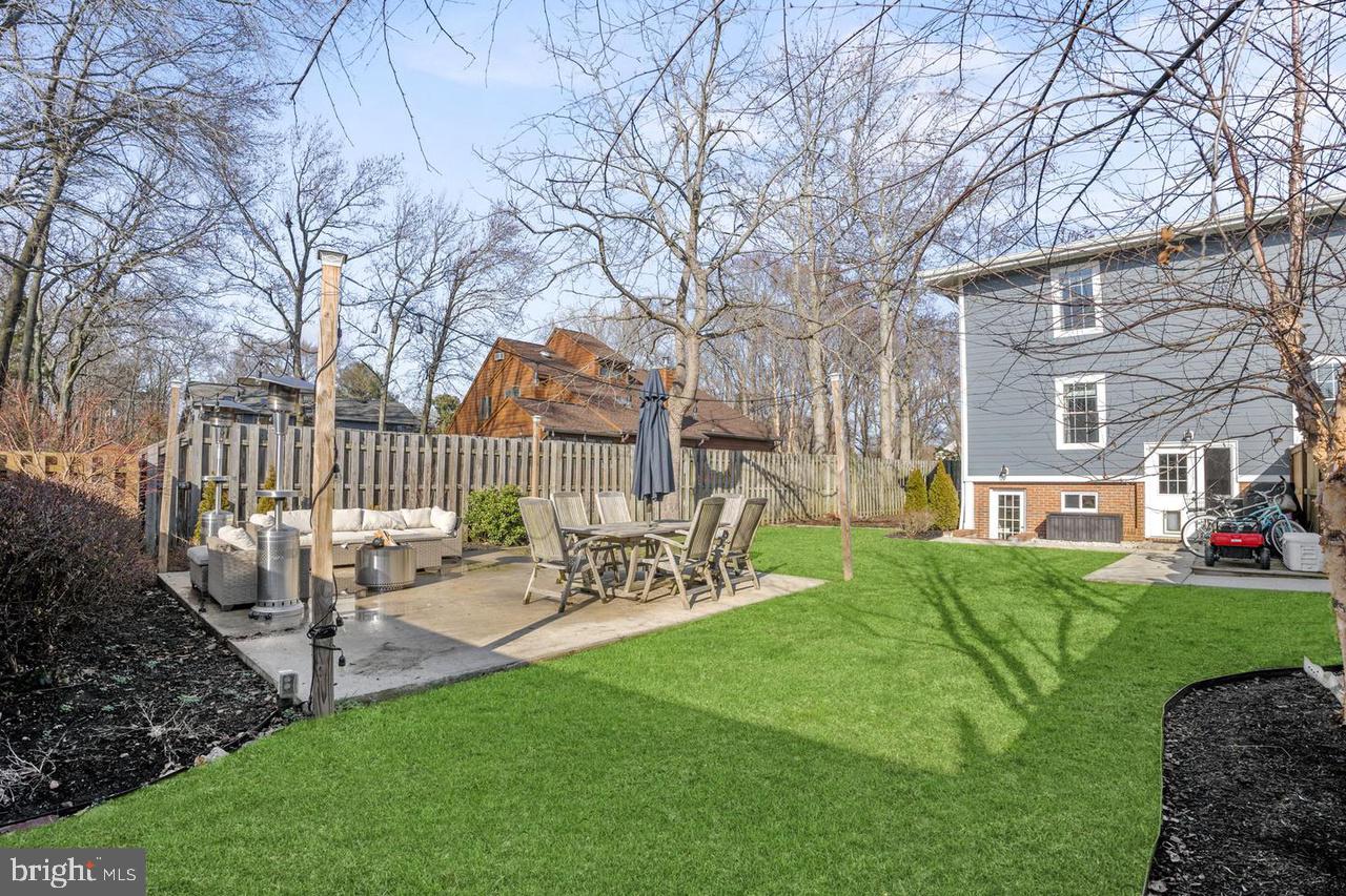 HILLSMERE ESTATES - Residential Lease