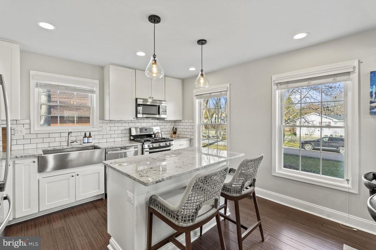 HILLSMERE ESTATES - Residential Lease