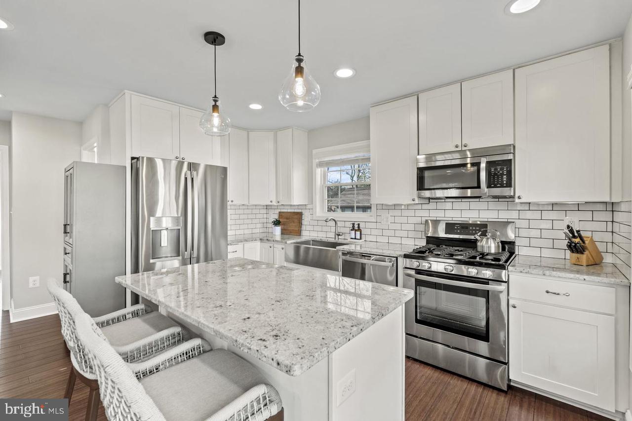 HILLSMERE ESTATES - Residential Lease