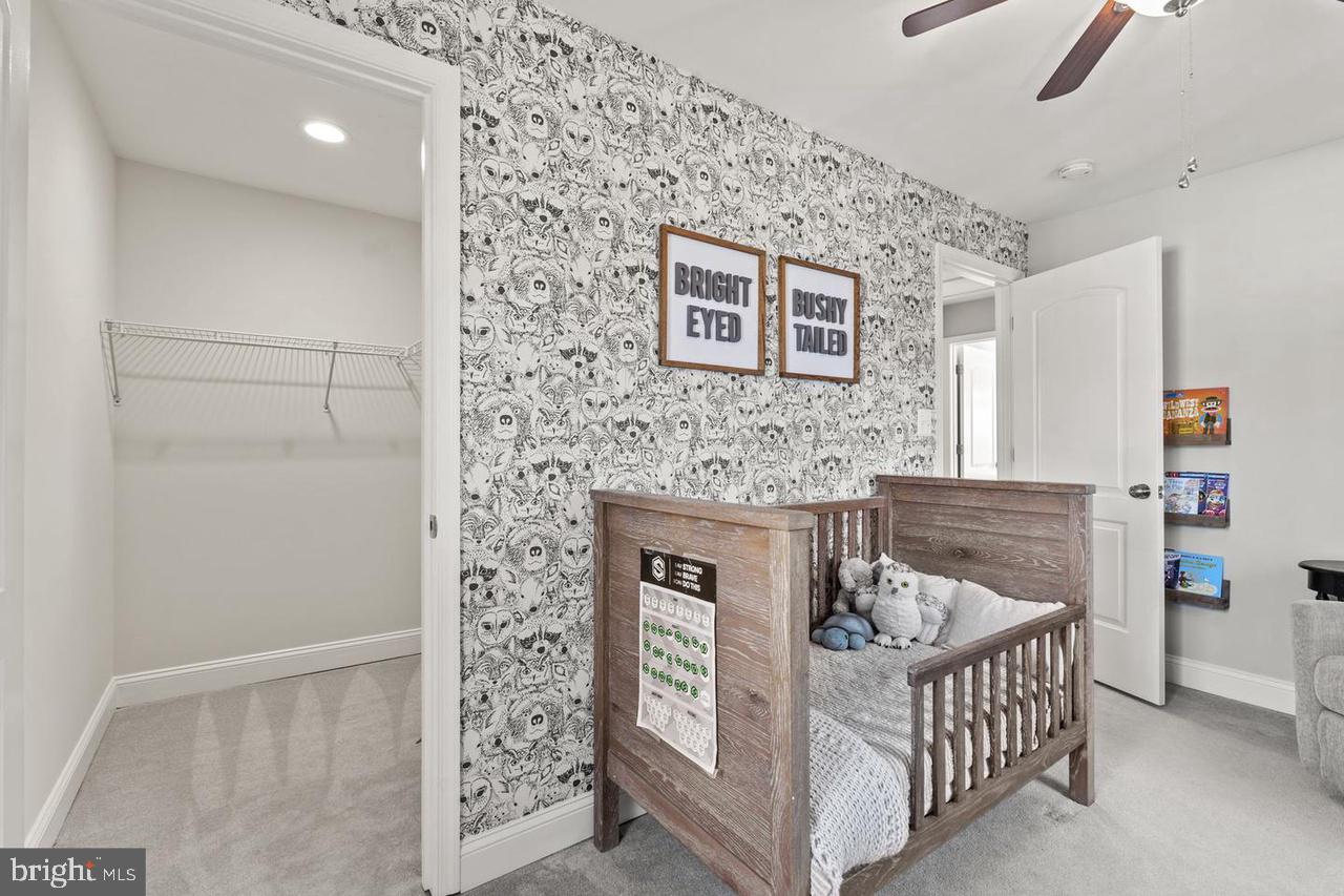 HILLSMERE ESTATES - Residential Lease