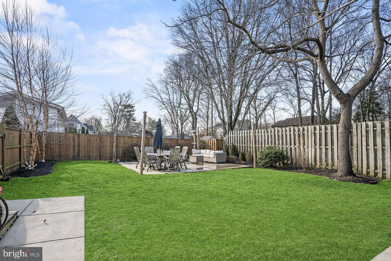 HILLSMERE ESTATES - Residential Lease