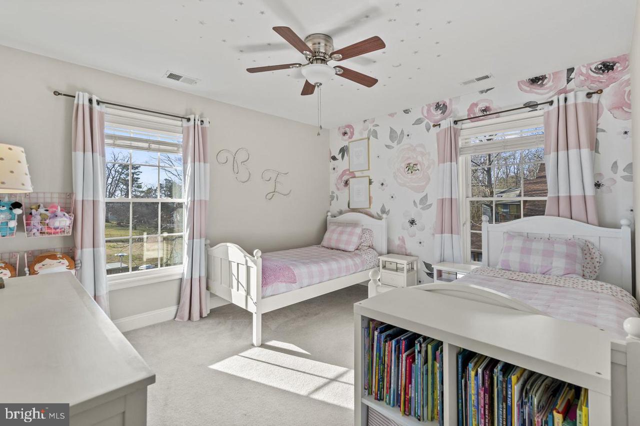 HILLSMERE ESTATES - Residential Lease