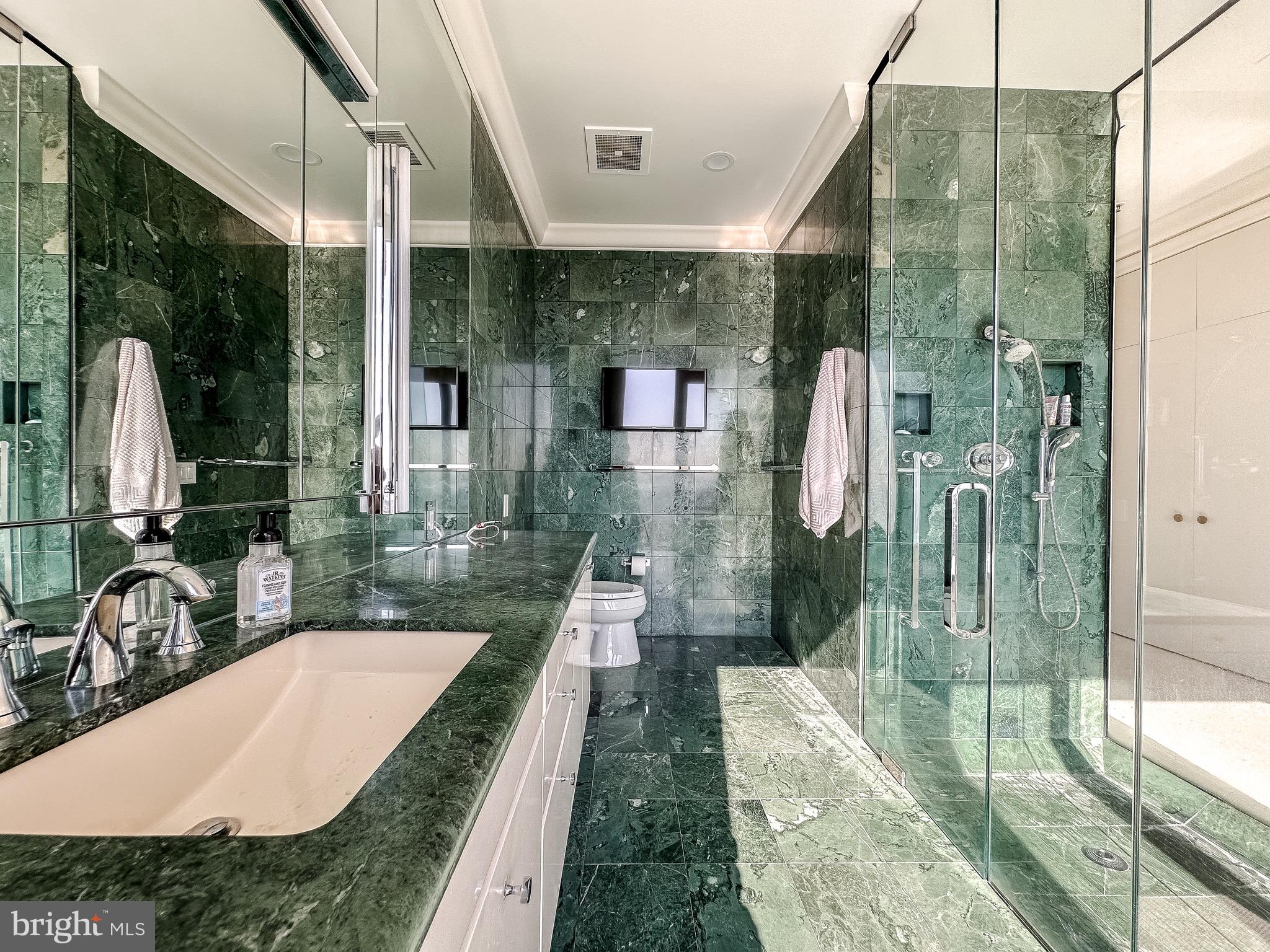 INNER HARBOR - Residential Lease