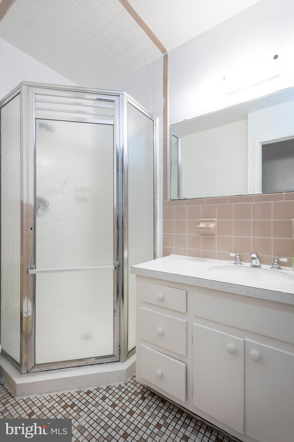 WILLOW MANOR - Residential