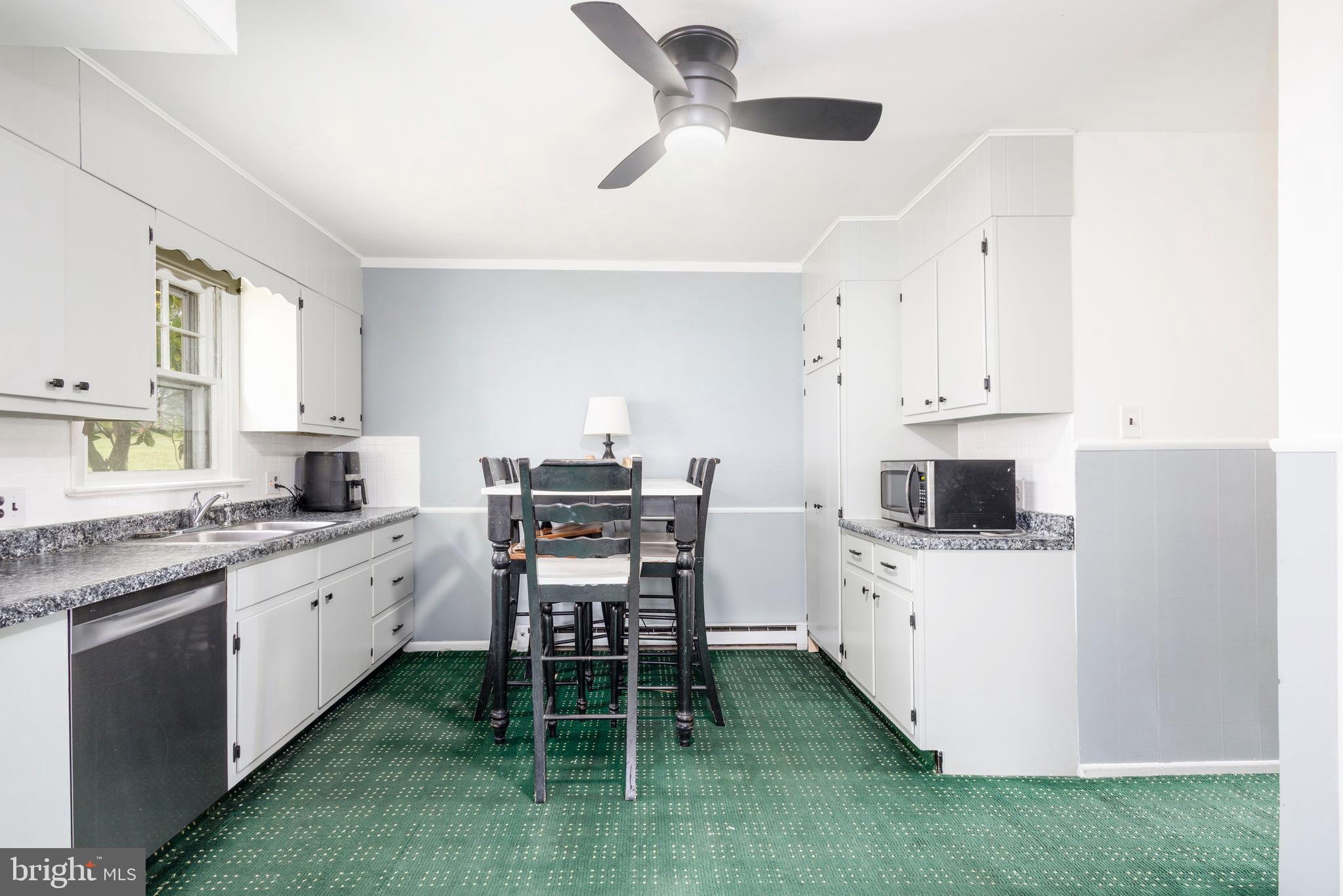 WILLOW MANOR - Residential