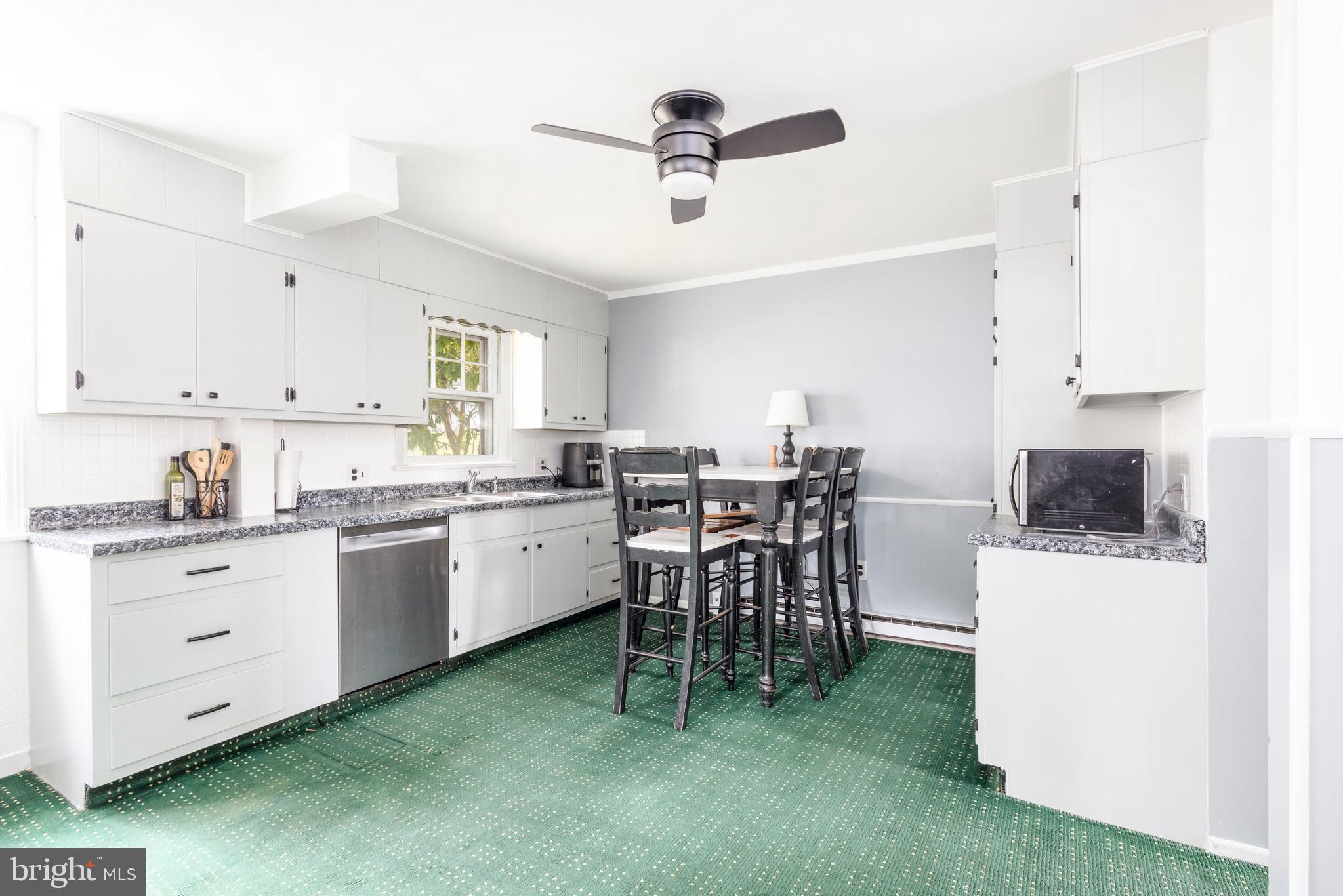 WILLOW MANOR - Residential