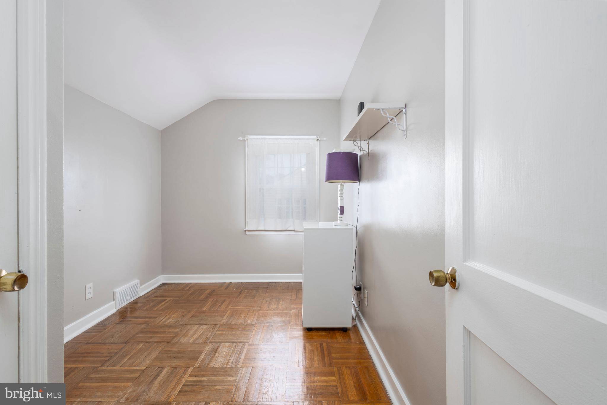 WILLOW MANOR - Residential