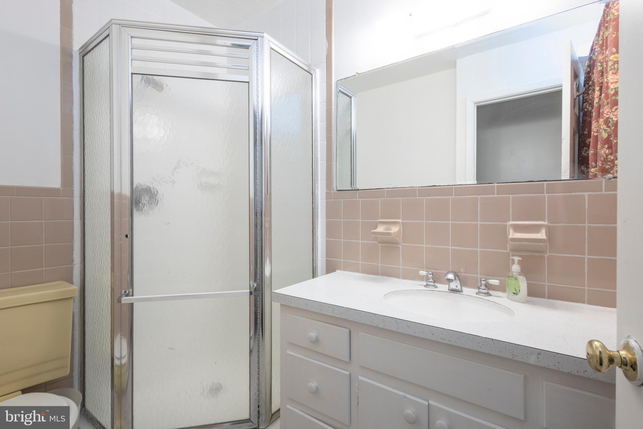 WILLOW MANOR - Residential