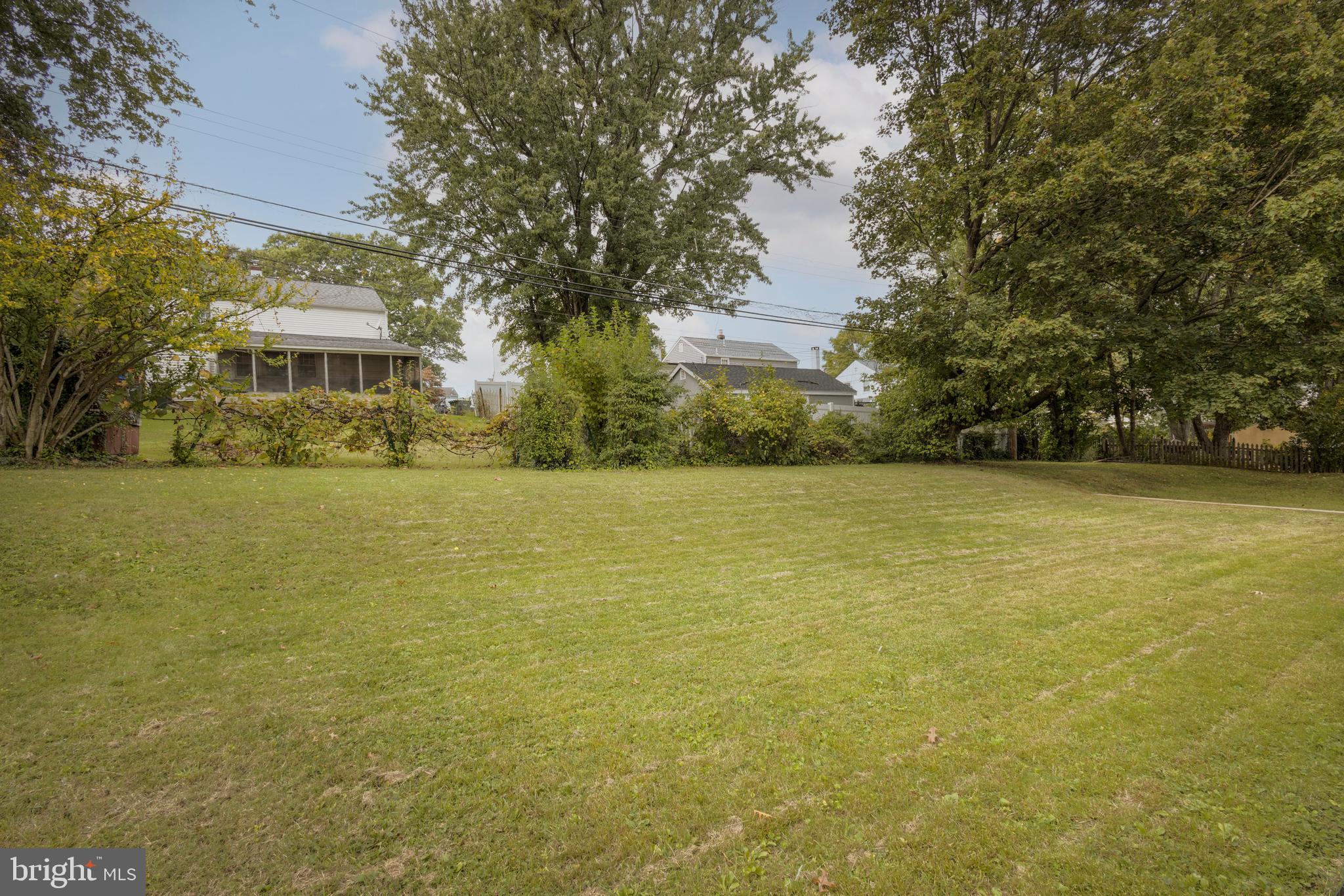 WILLOW MANOR - Residential