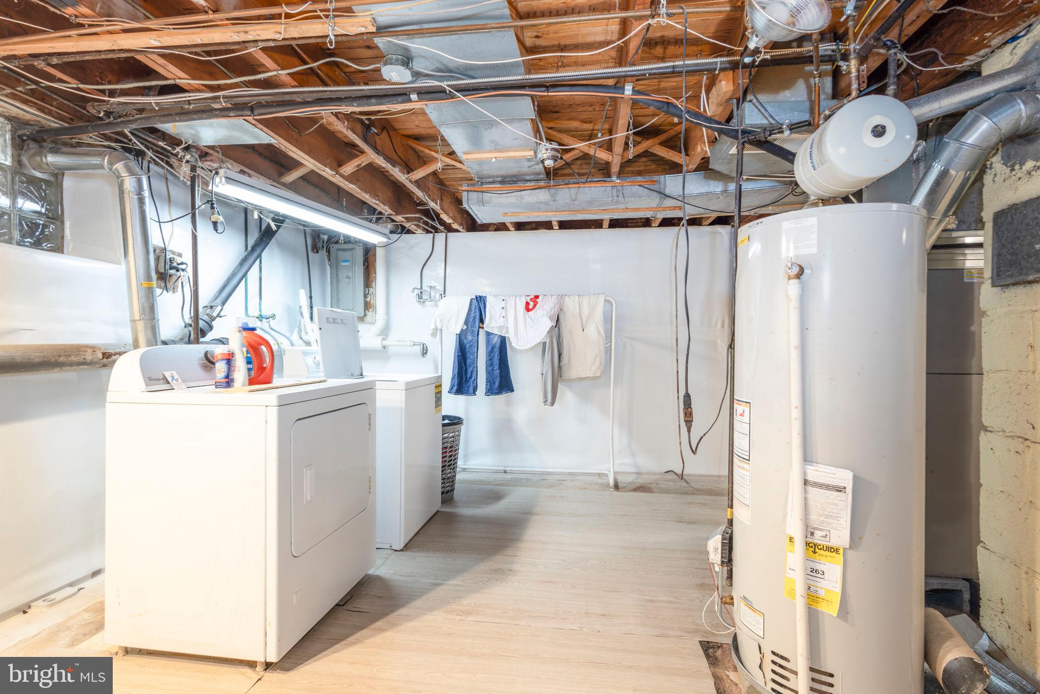 WILLOW MANOR - Residential