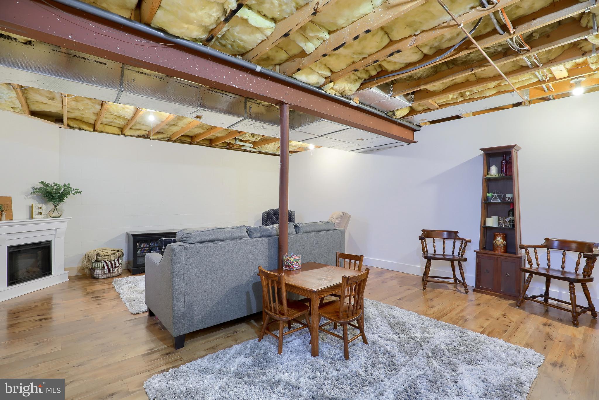 GABLE PARK WOODS - Residential