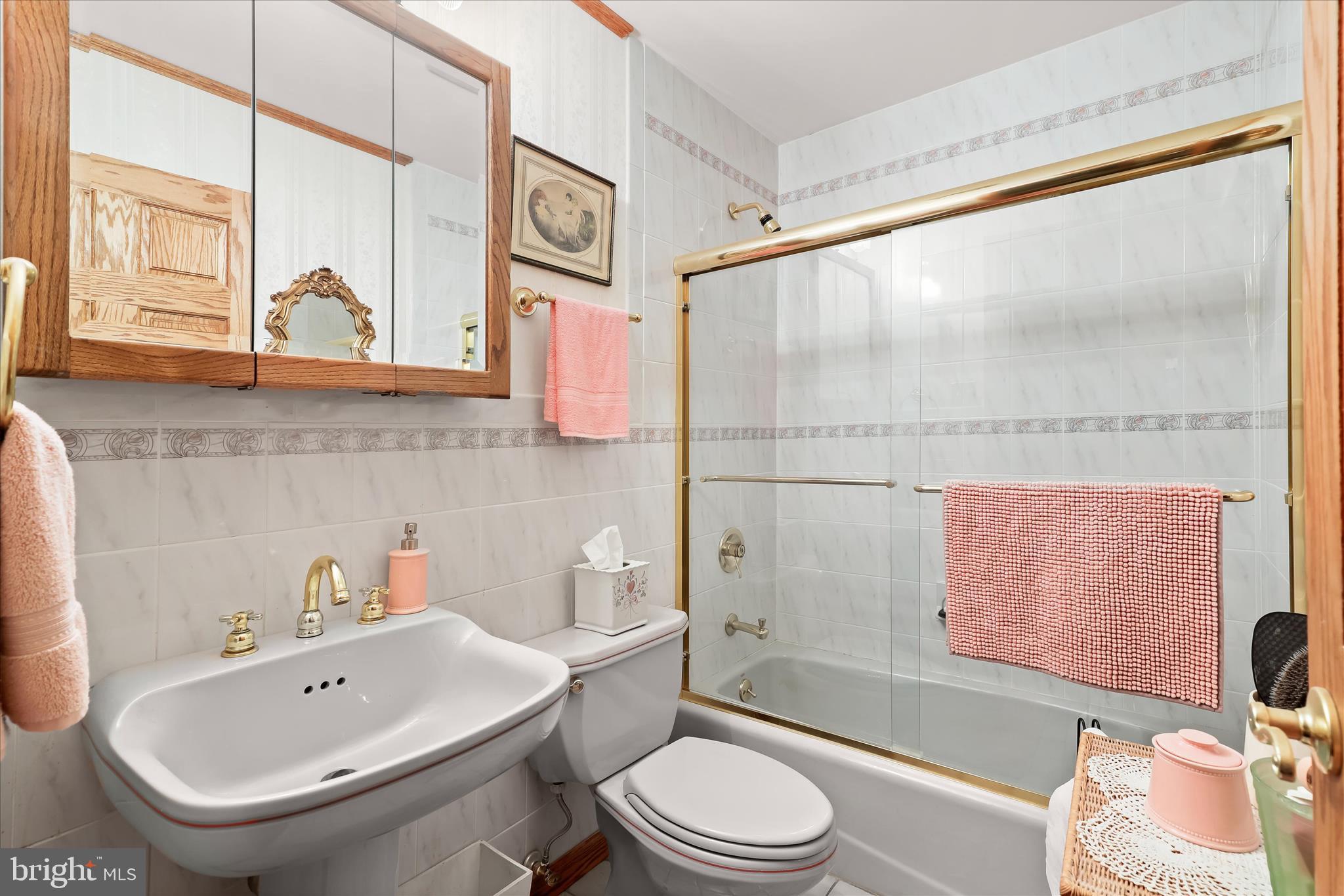 VALLEYWOOD - Residential